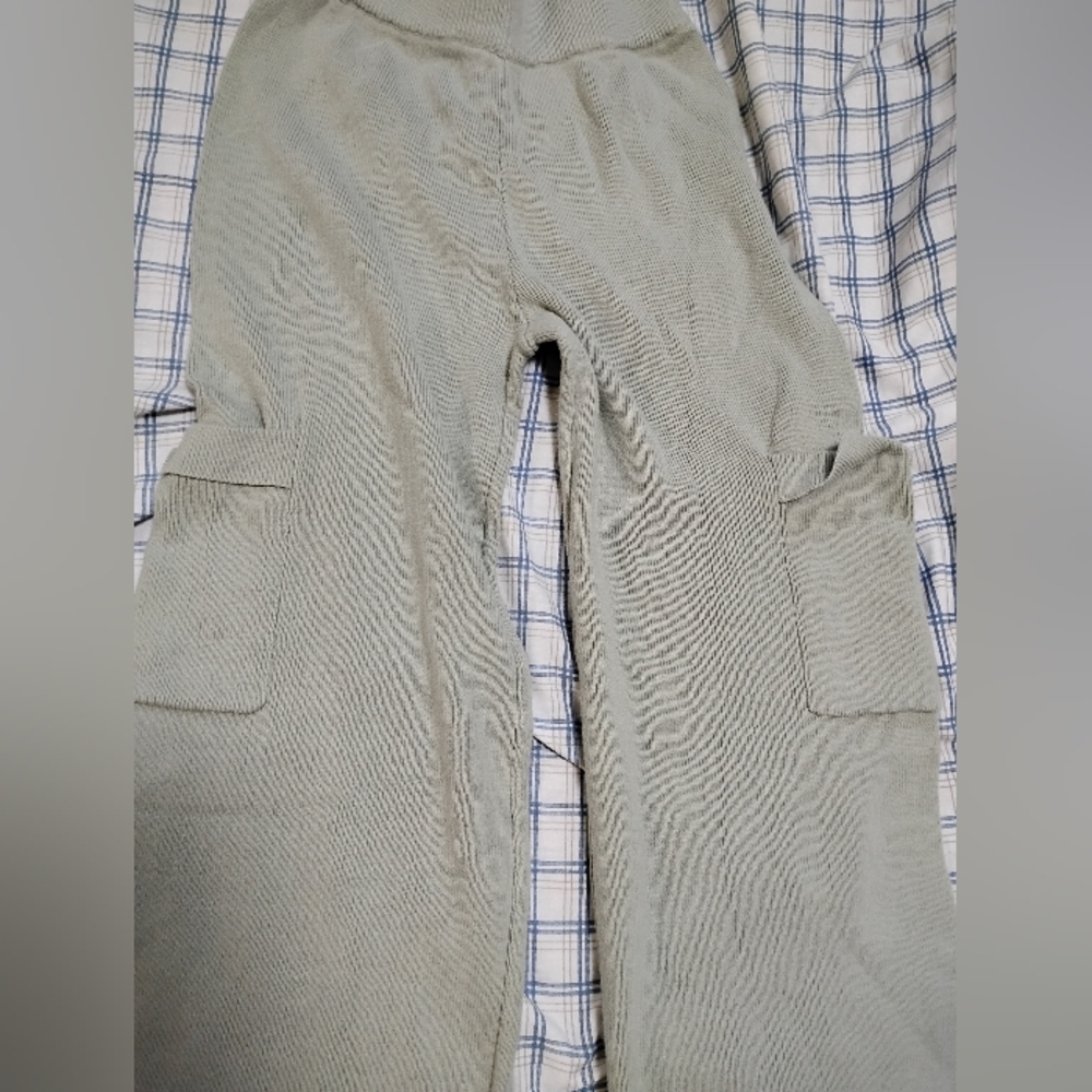 Sincerely Jules Cargo Pants in Light Green - Picture 2 of 4
